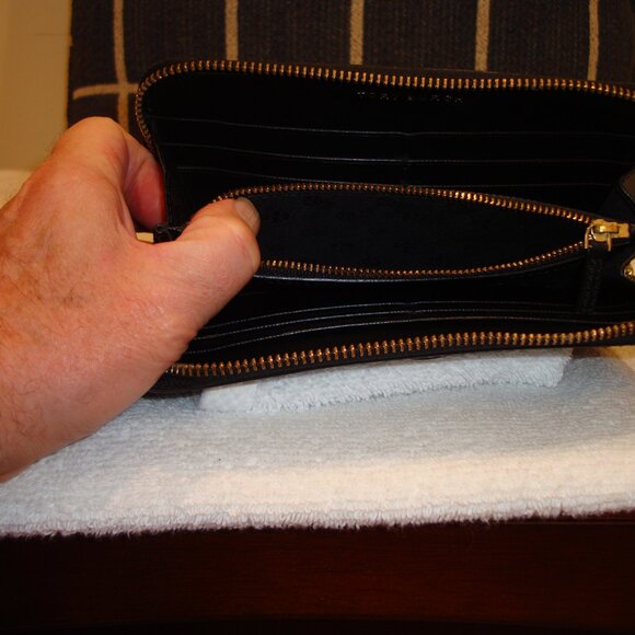 Tory Burch Robinson Floral Perforated Wallet GOOD CONDITION! - Picture 10 of 14